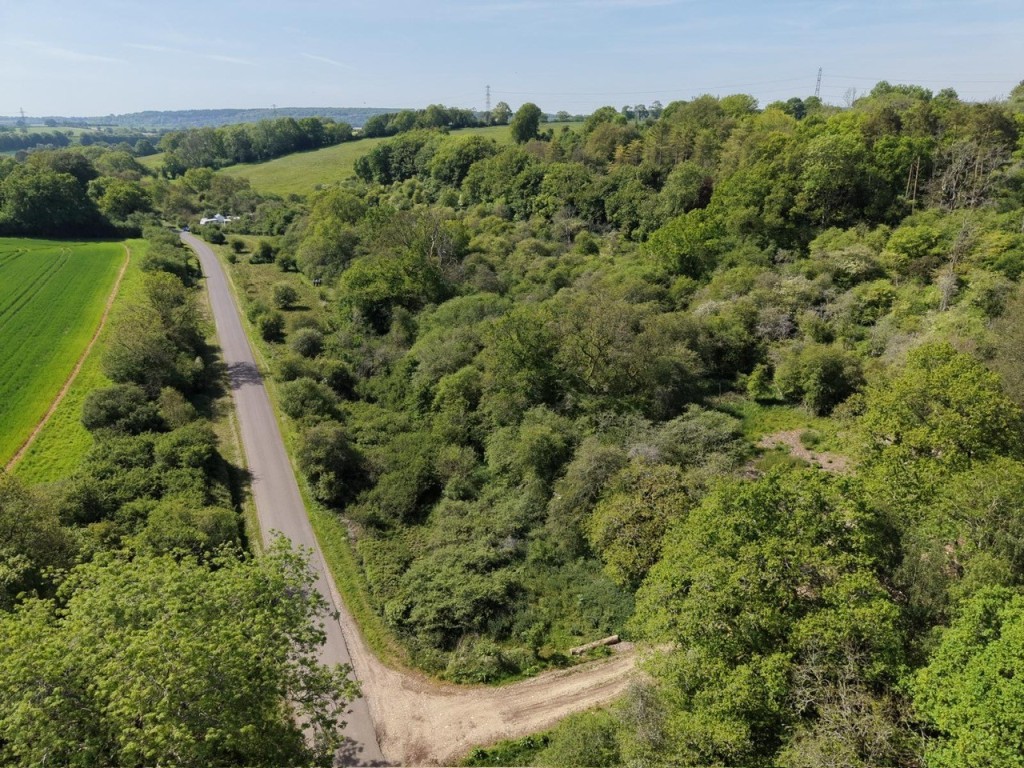 Lot: 176 - APPROXIMATELY SIX ACRES OF LAND - Overhead image of the site